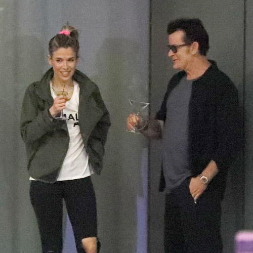 Charlie Sheen löysi uuden kulla Julia Stamblerista.