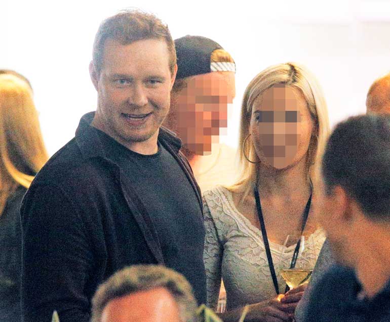 Exkiekkoilija Janne Niinimaa esitteli naisystävänsä kuva! Seiska