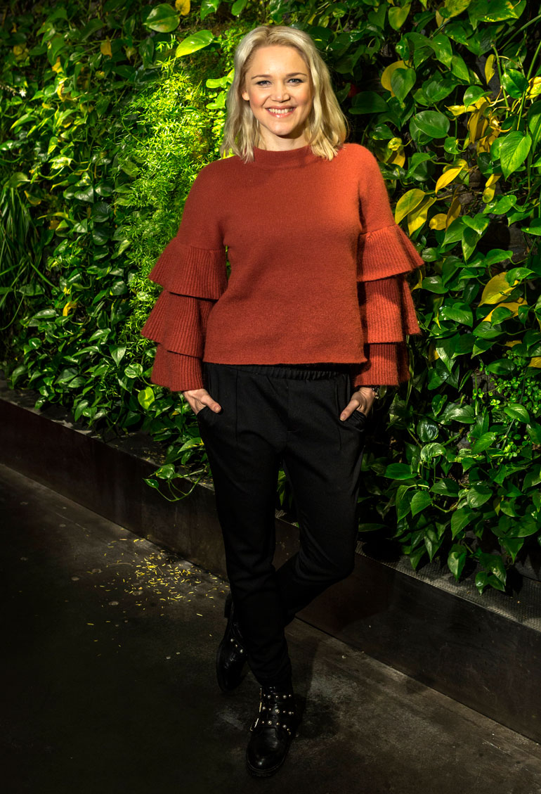 Onnelan ja MTV:n Game Nightin ohella Anna-Maijan laatutyö on nähtävissä Tampereen Teatterissa, jossa Maria Jotunin klassikkoromaani Huojuvasta talosta on tehty samanniminen dramatisointi. – Näyttelen siinä väkivaltaisen ja narsistisen Lean roolin.