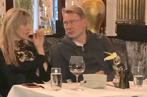 Mika Häkkinen ja hänen Marketa-vaimonsa Linnan juhlissa 2017.