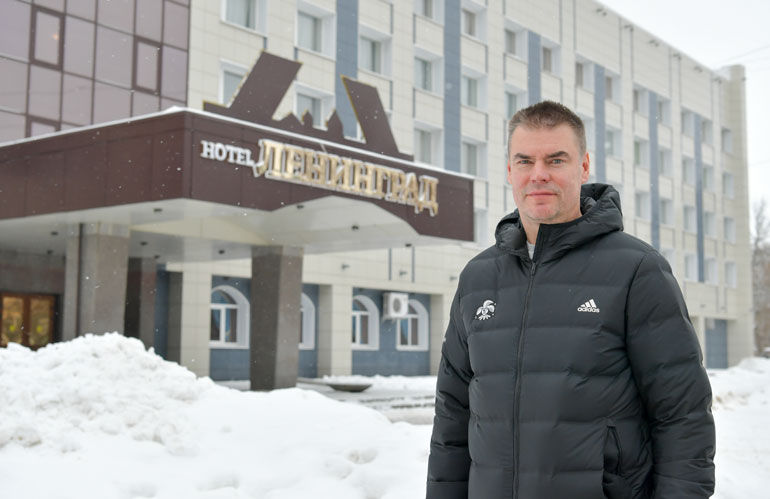 Raimo Helminen näki pitkällä urallaan paljon kaikenlaista, muttei koskaan mitään Eeli Tolvasen laukauksen veroista.