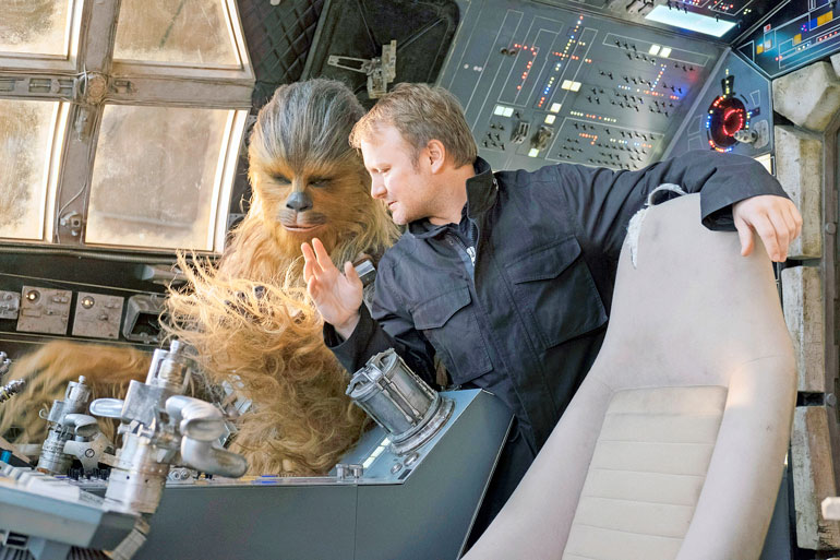 Joonas siirtyi Chewbaccan päänäyttelijäksi Rian Johnsonin ohjaamassa Star Wars: The Last Jedi -elokuvassa.
