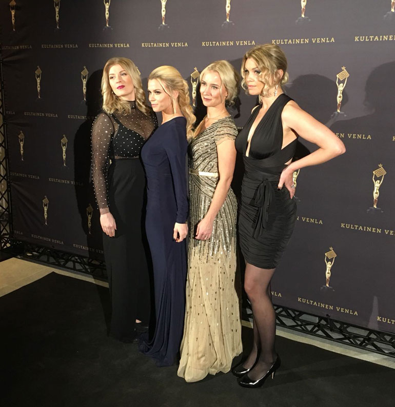 Tuhmat tädit Monika Lindeman (vas.), Tiia Elg, Nora Rinne ja Irina Vartia.