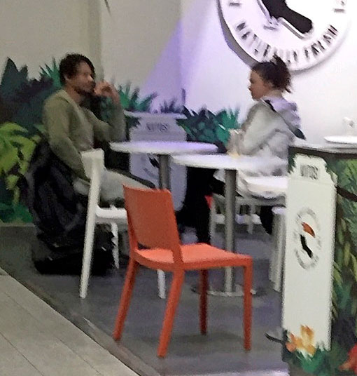 Musta Barbaari naisseurassa.