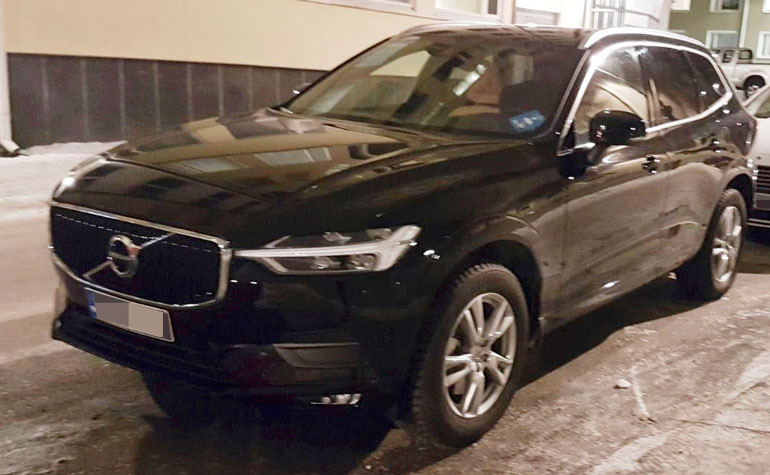 Aku Hirviniemen uusi auto.