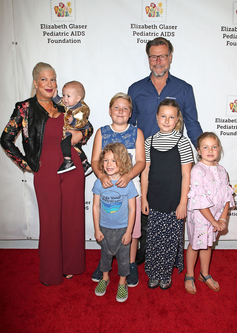 Torin ja Deanin pesueeseen kuuluvat Beau, 1, Stella, 9, Liam, 11, Hattie, 6, ja Finn, 5.