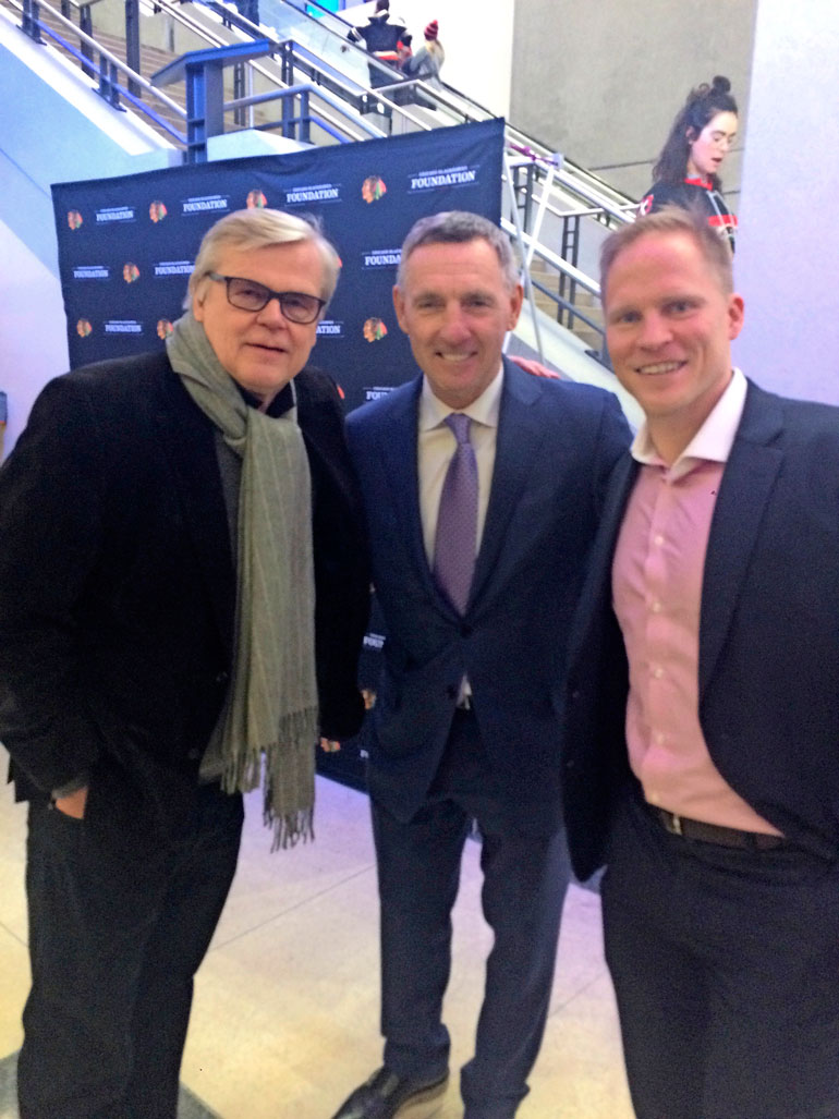 Alpo Suhonen ja Tony Salmelainen tapasivat reissulla vanhan tuttunsa, kiekkolegenda Denis Savardin. Hän oli Alpon apuvalmentaja Chicagossa 2000-luvun alussa.