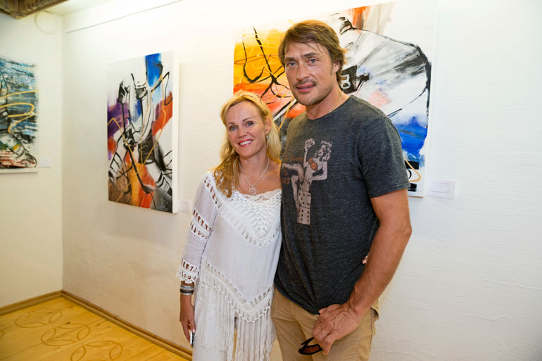 Sirpa ja Teemu Selänne ovat Juha Perälän ystäviä. – Juhlimme uuttavuotta yhdessä Kaliforniassa, Juha paljastaa.