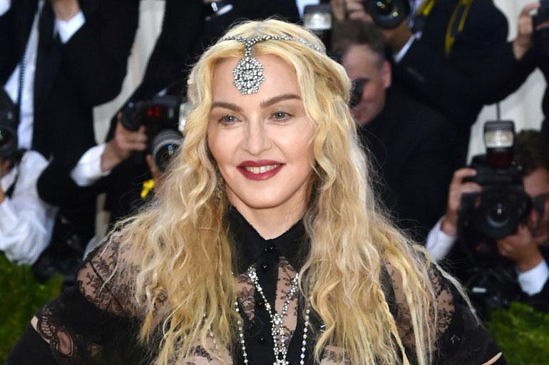 Madonna New Yorkin Met-gaalassa toukokuussa 2016