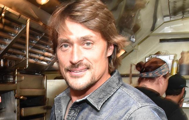 Teemu Selänne isännöi Supertähtiä