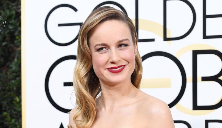 Oscar-voittaja Brie Larson poseeraa Golden Globe -gaalassa