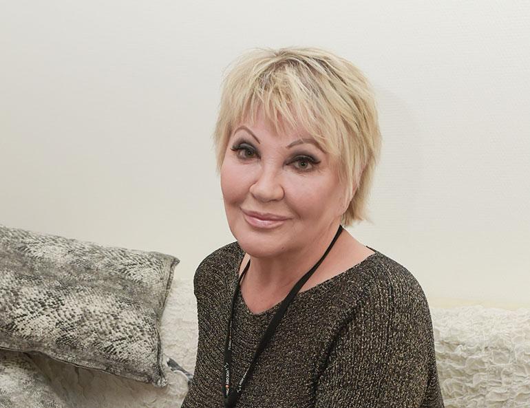 hannele lauri ja maria veitola hannele laurin suuri suru miksi sisareni salasi sy 246 p 228 ns 228 hannele lauri ja maria veitola hannele laurin suuri suru miksi sisareni salasi sy 246 p 228 ns 228