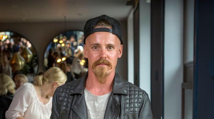 Jasper Pääkkönen iski prinssi Andrew’n salarakkaan: kiihkeää suutelua