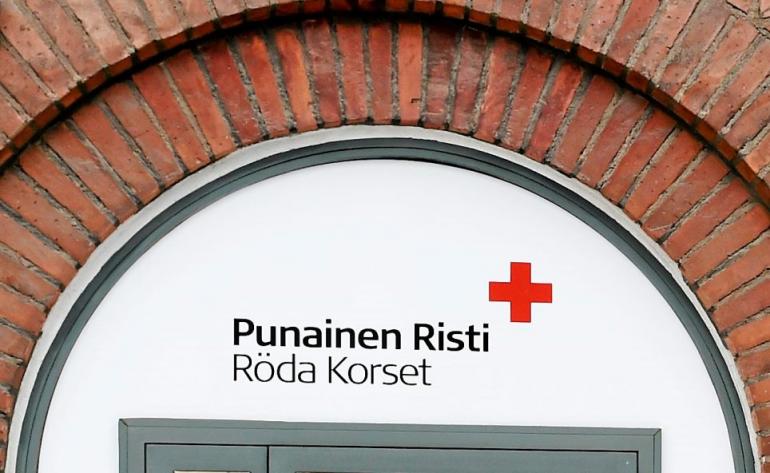 SPR:n työntekijä kihlautui turvapaikanhakijan kanssa!