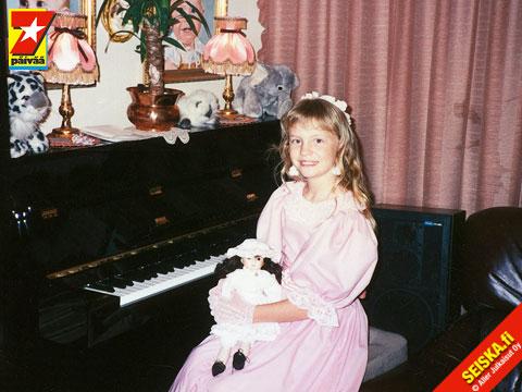 Uskoisitko, että näissä kuvissa poseeraa Johanna Tukiainen!