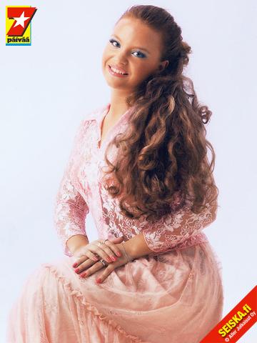 Uskoisitko, että näissä kuvissa poseeraa Johanna Tukiainen!