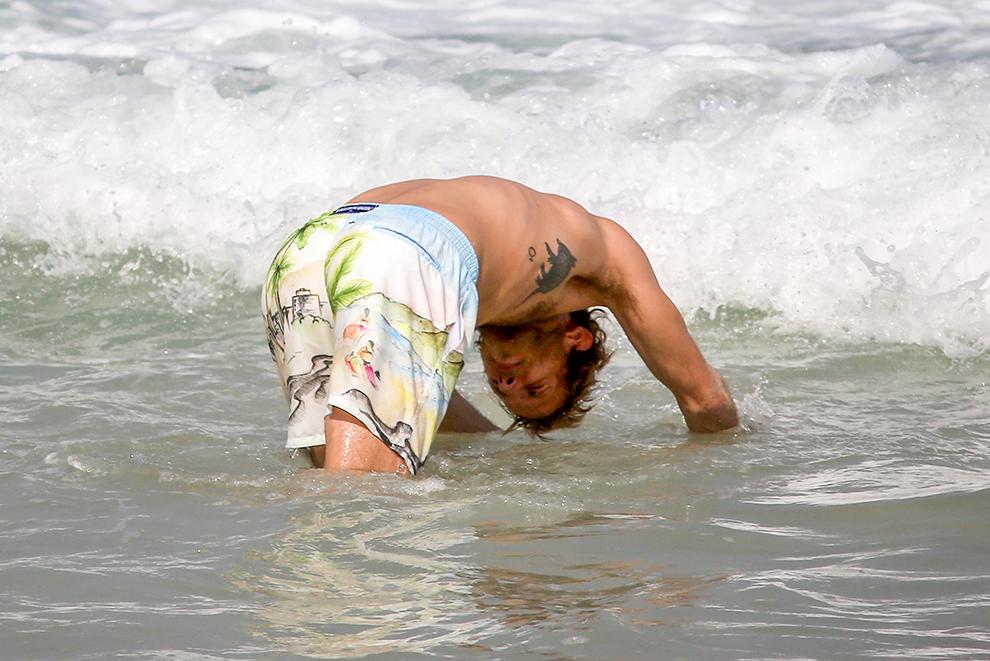 tytöt katsella suihin