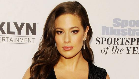 Ashley Graham poseeraa