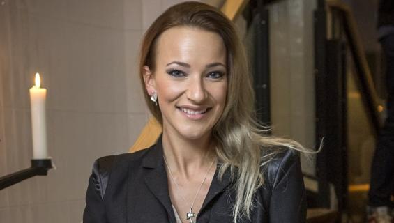 Janika Nieminen on kuuma sinkkukaunotar.