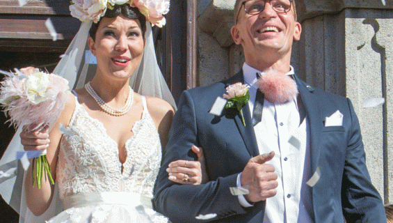 Sami Saikkonen ja Sonja Sorvola onnellisena.