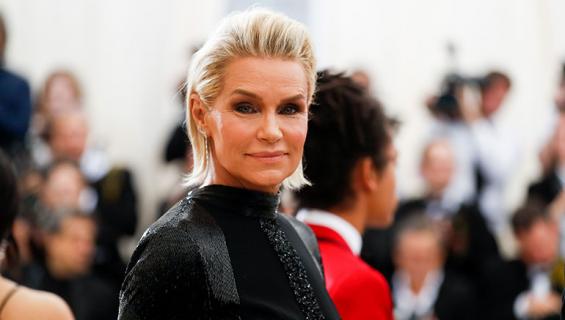 Yolanda Hadid pnaisella matolla